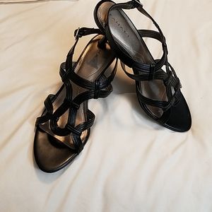 Tahari Shoes size 8